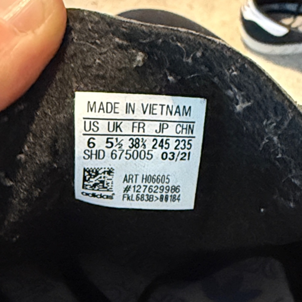 Big Kids Black and White Classic Adidas Hamburg Sneakers - Picture 3 of 5